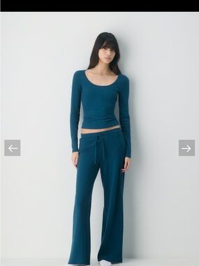 ARITZIA TNA HomeStretch™ Rib Equalizer Longsleeve